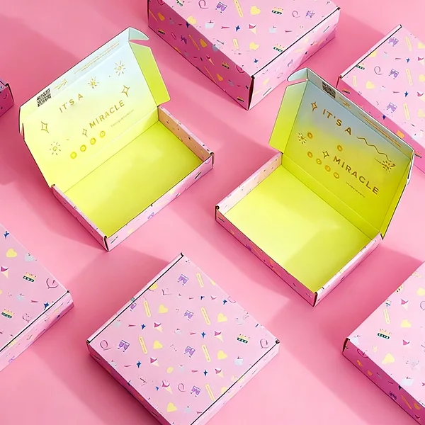 Coloured mailer boxes — packaging illustration 2