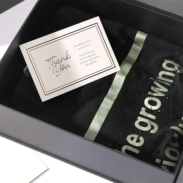 Dress box for shipping — packaging illustration 2