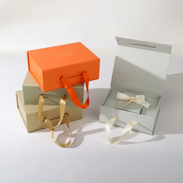 Jewelry custom packaging — packaging illustration 3