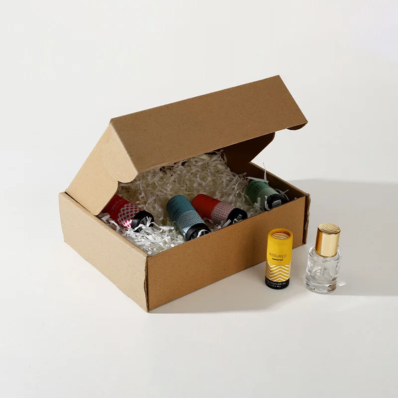 Minimalist Perfume Oil Discovery Set in Box, view 3