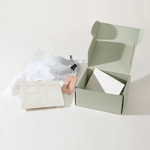 Custom clothing boxes — packaging illustration 2